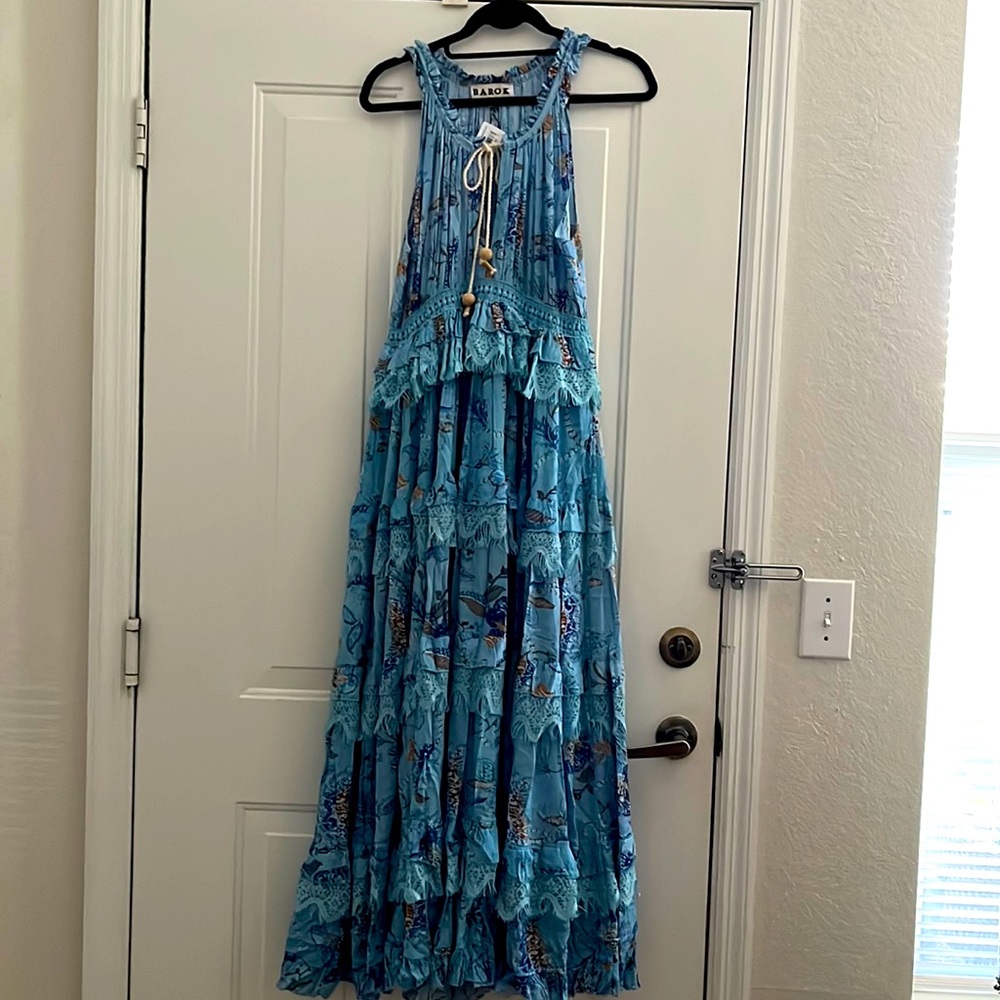 Gorgeous maxi dress . Be the sensation of your activity